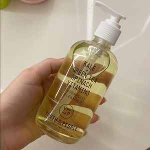 YOUTH TO THE PEOPLE Cleanser